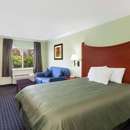 Travelodge By Wyndham Orange County Airport/ Costa Mesa Eksteriør billede