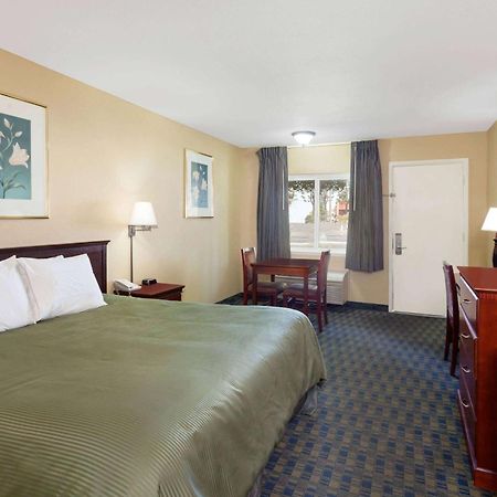 Travelodge By Wyndham Orange County Airport/ Costa Mesa Eksteriør billede