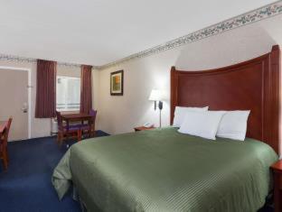 Travelodge By Wyndham Orange County Airport/ Costa Mesa Værelse billede