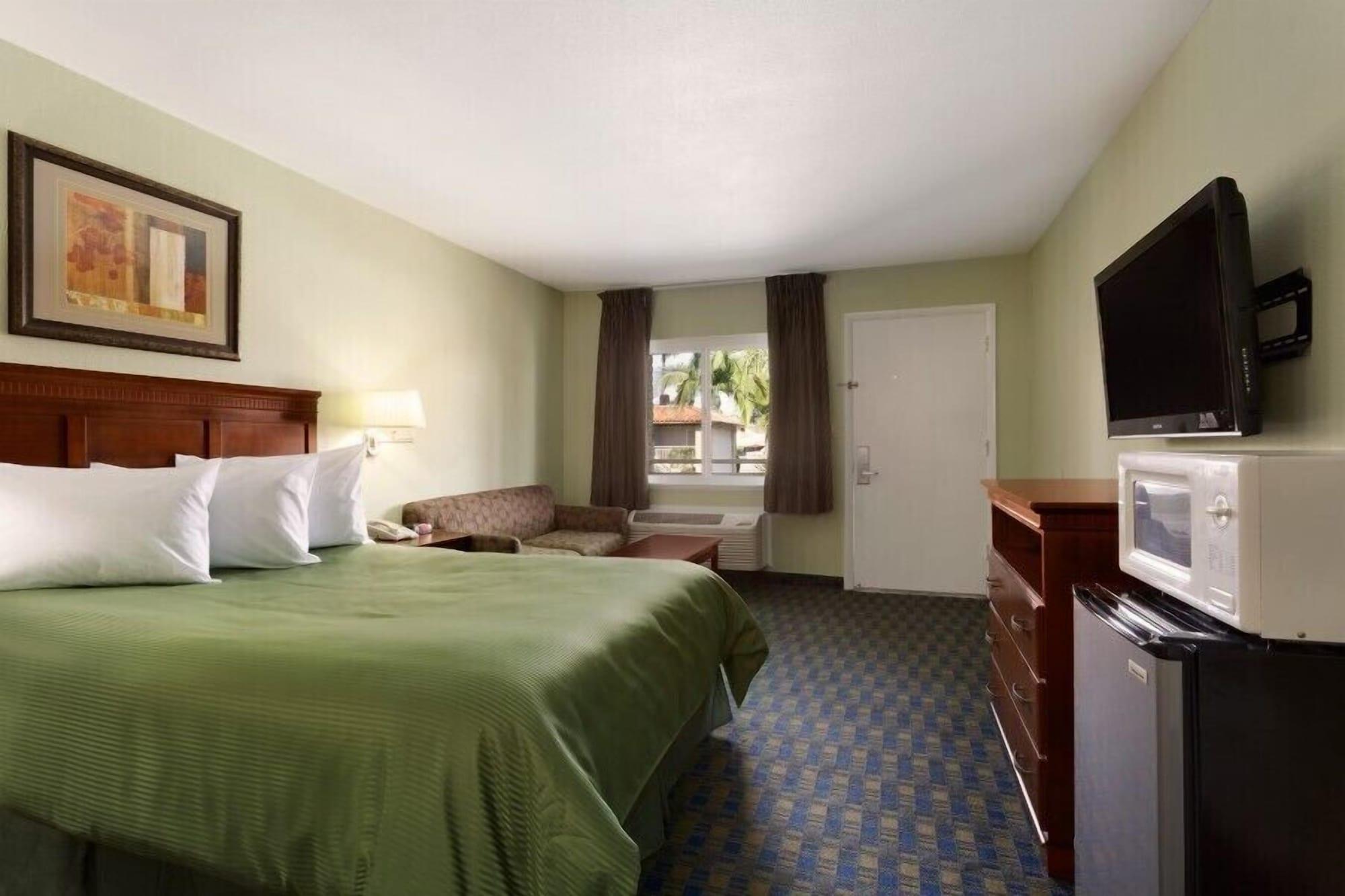 Travelodge By Wyndham Orange County Airport/ Costa Mesa Eksteriør billede