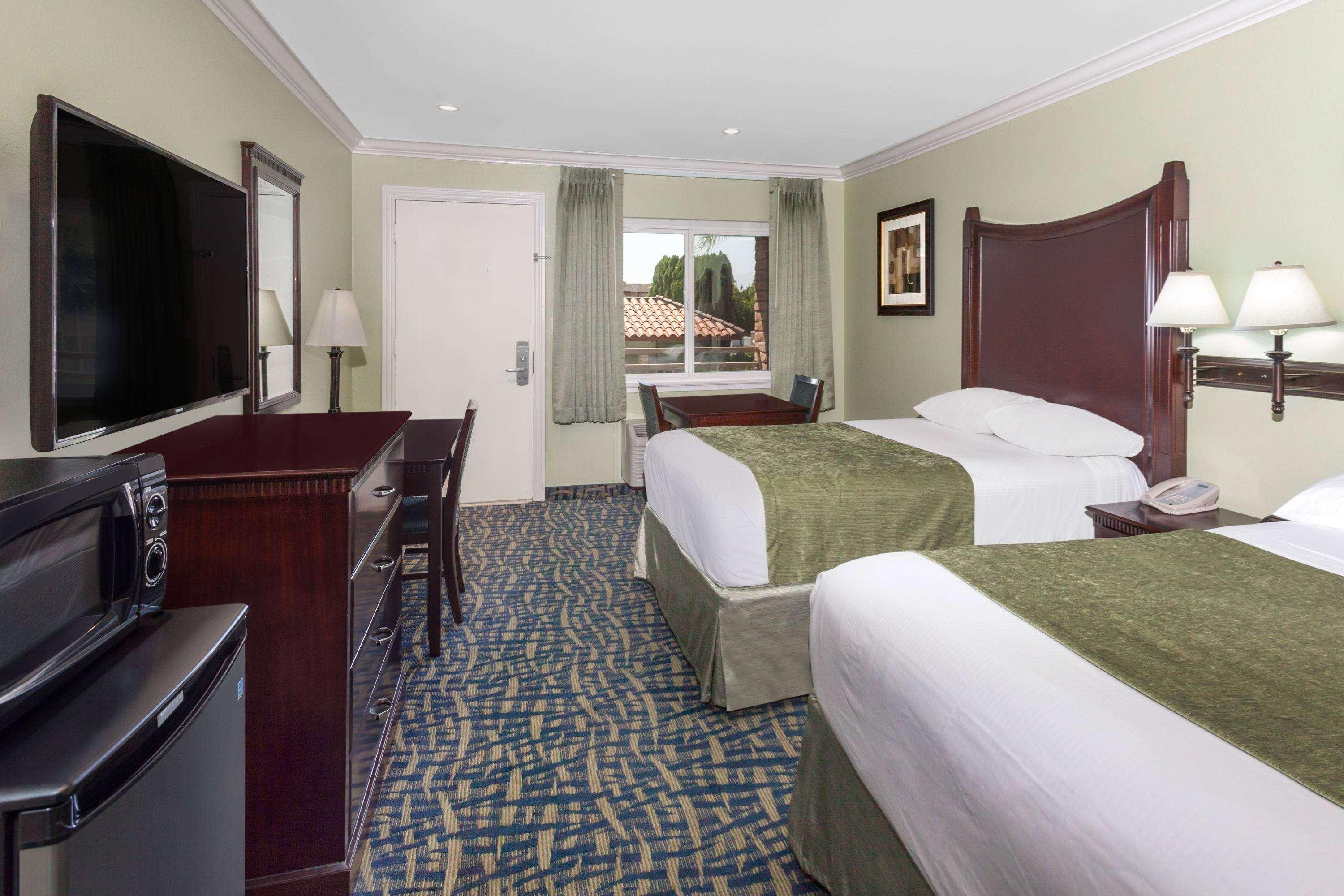 Travelodge By Wyndham Orange County Airport/ Costa Mesa Eksteriør billede