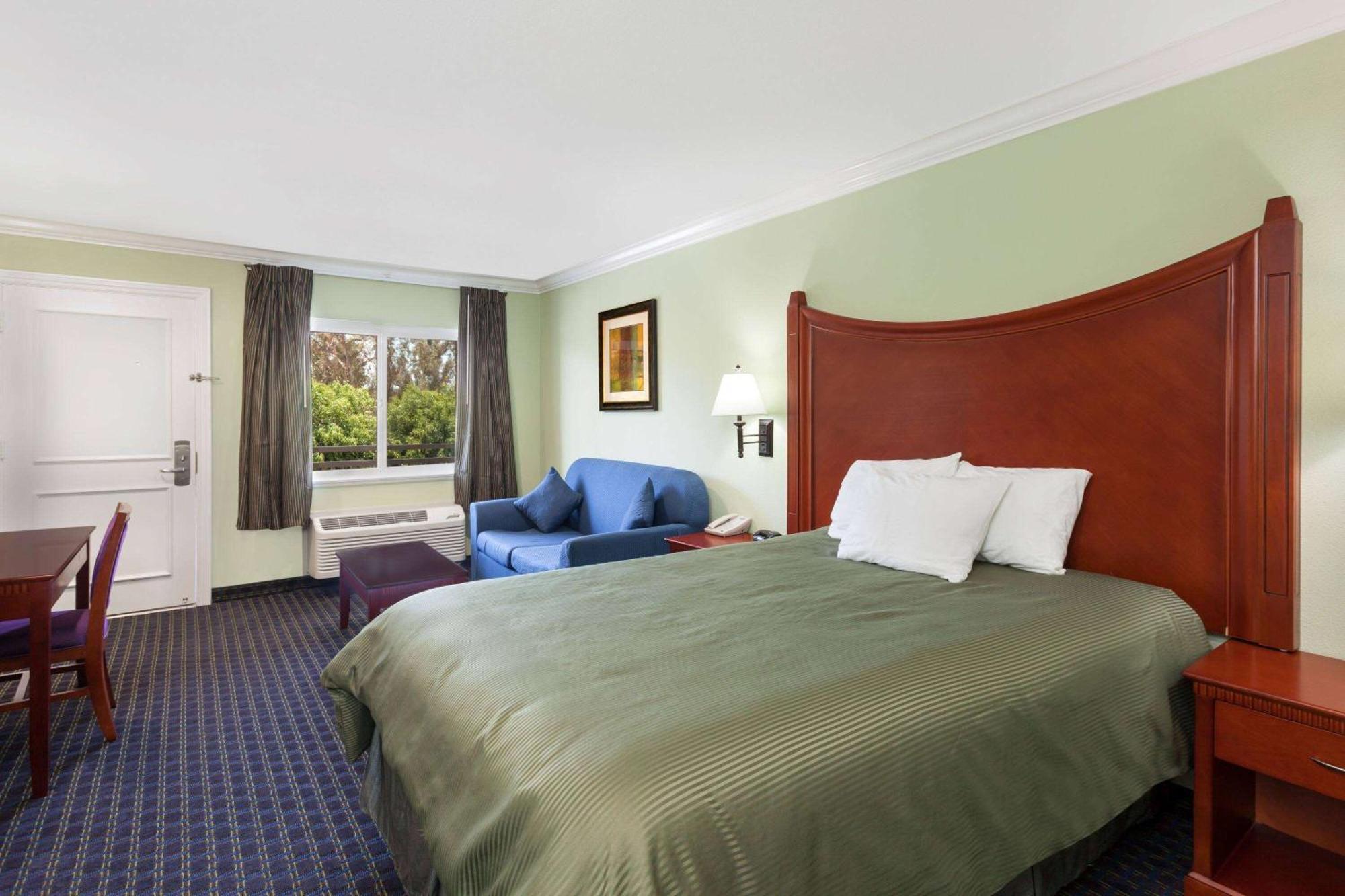 Travelodge By Wyndham Orange County Airport/ Costa Mesa Eksteriør billede